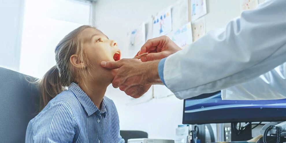 Studio Dentistico Dott. Paolo Papa a Napoli: Trattamento chirurgico del frenulo linguale anomalo in un paziente di 11 anni Studio Dentistico Dott. Paolo Papa a Napoli: Trattamento chirurgico del frenulo linguale anomalo in un paziente di 11 anni